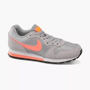 Women’s Nike MD Runner 2 SZ 8